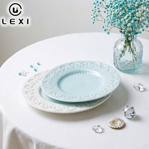 Assiette à dîner en porcelaine européenne de 6 pouces, plat en céramique vintage, design en dentelle en relief, logo personnalisé de différentes couleurs - Product Image 1