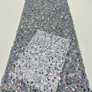 Tissu de gaze à paillettes avec broderie perlée Robe de performance tricotée pour les filles pour le mariage ou le tissu de robe de pain grillé - Product Image 1