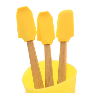 Ustensile de cuisine résistant à la chaleur, mini spatule en silicone, cuillère à mélanger, manche en bois de hêtre, grattoir pour pâtisserie, logo disponible - Product Image 5