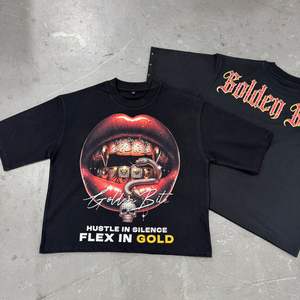 T-shirt rétro à col rond pour homme, 100 % coton, coupe carrée extra large, motif graphique épais avec strass, fabriqué sur mesure - Product Image 1