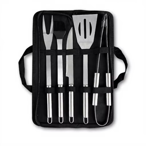 Juego de herramientas de acero inoxidable para barbacoa portátil al aire libre: aguja, cepillo para aceite, cuchillo y pinza para cubiertos. - Product Image 1