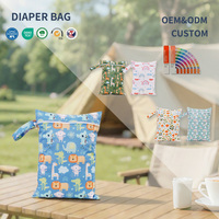 Sac à langer imperméable personnalisé 20*25 cm en PUL avec poignée à pression, sac à couches lavables réutilisable résistant à l'eau pour bébé