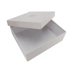 กล่องของขวัญกระดาษหรูหราชุดดูแลผิวออร์แกนิกสีขาวกล่องบรรจุภัณฑ์กระดาษแข็งสำหรับชุดเดรส