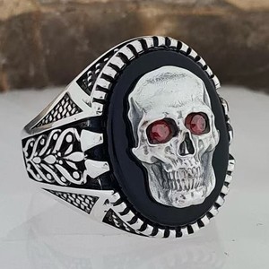yunnique <b>Skull</b> <b>Ring</b> Zinc Alloy Red Eyes Bezel Setting Men's Fashion Jewelry Gift - Product Image 1