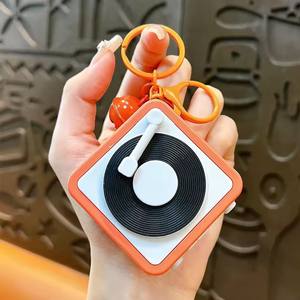 Boîte à musique gramophone vinyle rétro classique, petit jouet décoratif, lecteur de disques vinyle carré rétro créatif en plastique, porte-clés - Product Image 5