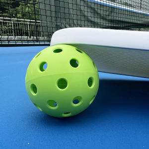 Mới nhất thiết kế yên tĩnh pickleball bóng tiếng ồn làm mềm công nghệ im lặng pickleball với thiết kế chấm đen PE mềm pickleballs - Product Image 5