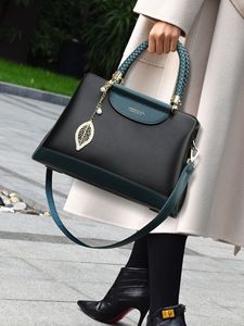 Fashion New Designer Crossbody Bags High Quality PU Leather Shoulder Messenger Bag Casual <b>Totes</b> Luxury Women Handbags and Purses - Product Image 3