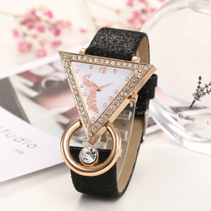 Montre à quartz pour femme IStapromo Gifts, cadran paon en cuir givré incrusté de diamants en forme de triangle inversé, bijou décontracté et tendance - Product Image 6