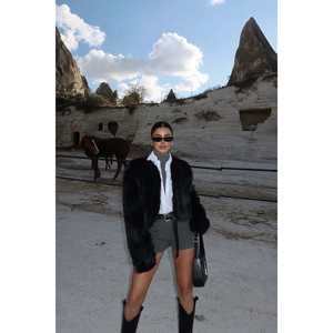 Manteau long et ajusté en fourrure noire Leroy avec imprimé vintage, fermeture à simple boutonnage, en soie, laine et fausse fourrure - Product Image 6