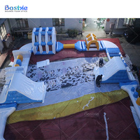 Parc aquatique gonflable géant en PVC de 0,9 mm, parcours d'obstacles aquatiques commercial pour les centres aquatiques