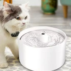 <span class=keywords><strong>Mini</strong></span> dispensador de agua para mascotas de viaje, taza de silicona plegable, coche portátil, uso al aire libre - Product Image 3