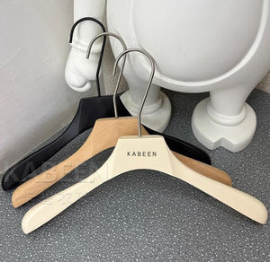 Magasin de vêtements pour femmes cintres en bois massif crème blanc <span class=keywords><strong>noir</strong></span> couleur bois naturel cintres en bois de hêtre Logo personnalisé porte-<span class=keywords><strong>pantalon</strong></span> - Product Image 2