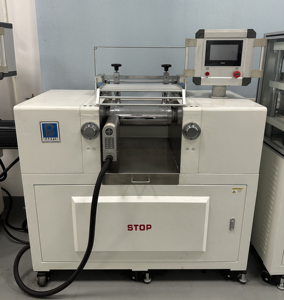 BAO PIN BP-8175-E Automatic Lançando Cola PVC Plástico Moinho Dois Lab <span class=keywords><strong>Roll</strong></span> <span class=keywords><strong>Testing</strong></span> Equipment 380V Garantia de 1 ano - Product Image 4