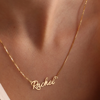 Collier avec pendentif personnalisé en argent sterling 925 plaqué or 18 carats avec lettres et plaque nominative