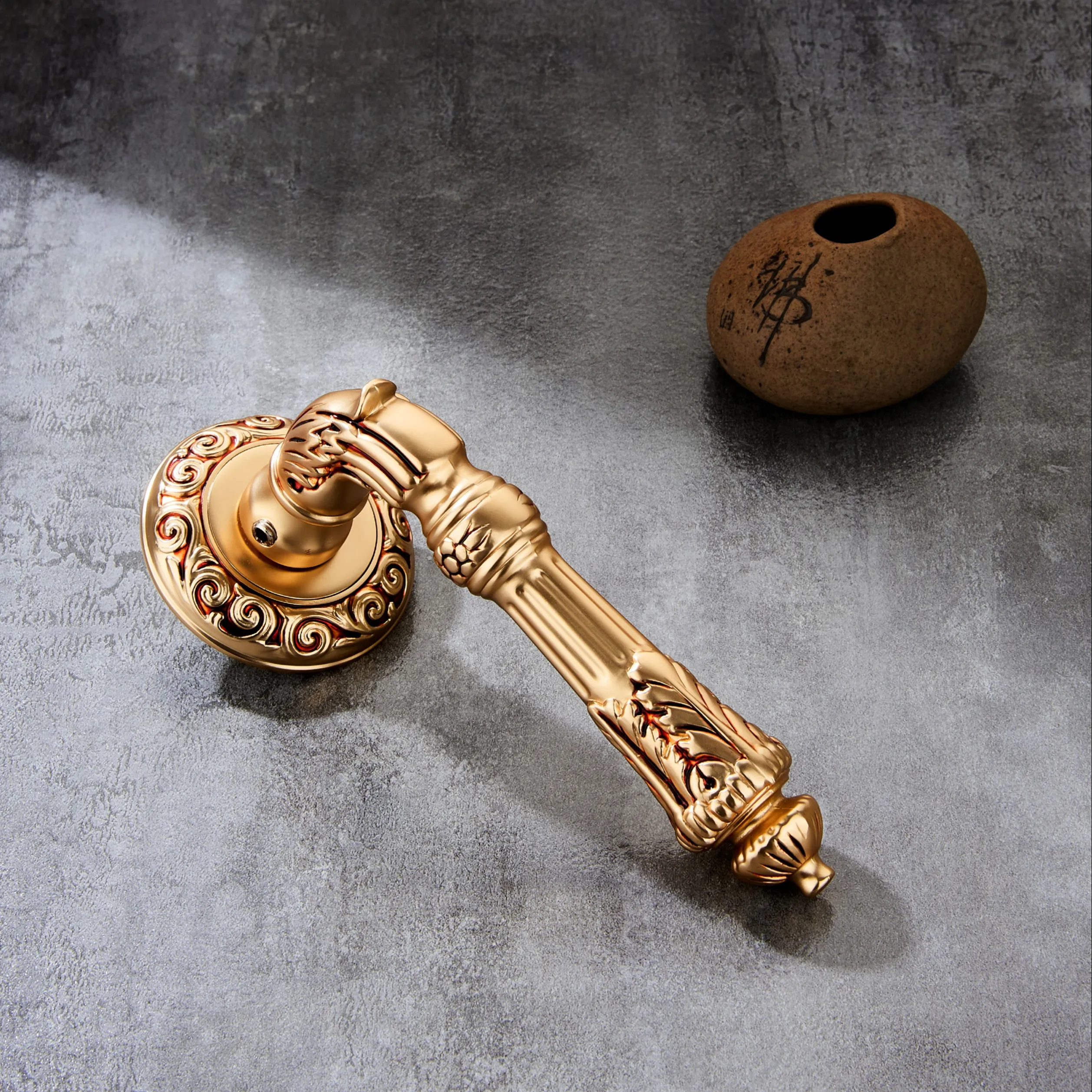 Poignée de porte d'entrée en alliage de zinc doré, poignée de porte d'entrée avec des plaques longues pour porte en bois