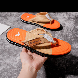 Nouvelles tongs pour hommes 2026, tendance internet, antidérapantes, résistantes à l'usure, pour l'été, la plage et l'extérieur - Product Image 3