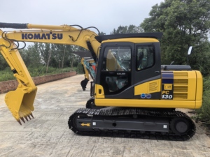 Excavatrices Komatsu PC130 |   Excavatrice sur chenilles d'occasion de 13 tonnes, fabriquée au Japon |   Machinerie de terrassement d'occasion Pompe hydraulique KYB - Product Image 5