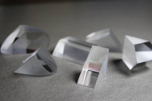 Prisma de Canto em Cubo de Vidro Óptico Personalizável BK7 UV, Sílica Fundida, Safira, ZnSe, CaF2, Si com Revestimento Antirreflexo Marca Ruike 0.1g - Product Image 4