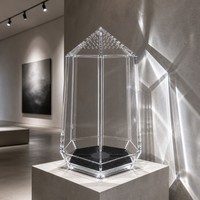 Aquarium de luxe en cristal hexagonal en forme de méduse, grand aquarium en acrylique sur mesure avec éclairage LED pour restaurant