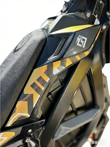 <span class=keywords><strong>Moto</strong></span> tout-terrain électrique 74V 21kW haute puissance 2025 Surron Ultra Bee Black Edition, idéale pour les aventures sur terrains accidentés - Product Image 6