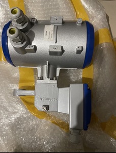 Débitmètre à section variable portable KROHNE UFC030 en acier inoxydable de haute qualité, non invasif, pour mesures OEM d'huile, d'air et de gaz - Product Image 2