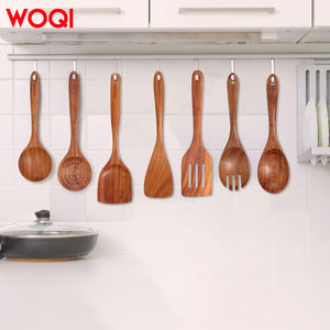 أواني طبخ خشبية من خشب الساج 8 عالية الجودة بتصميم حديث تحتوي على ملعقة طويلة ملعقة قهوة بجوز الهند - Product Image 3
