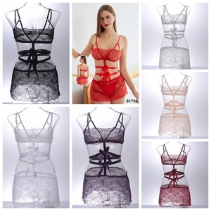 Lingerie Sexy in Pizzo per San Valentino, Perizoma Floreale con Apertura all'Inguine, Mutandine Erotiche Trasparenti - Product Image 3