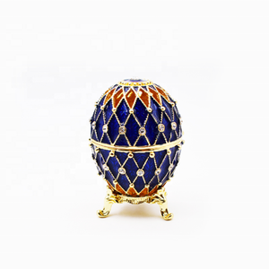 Caja de Joyería de Estilo Vintage con Huevos Rusos de Cristal Esmaltados Coloridos al Estilo Fabergé - Product Image 3