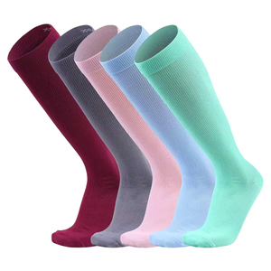 Chaussettes de compression en bambou sans couture pour la course à pied, avec broderie, pour femmes - Vente en gros - Product Image 1