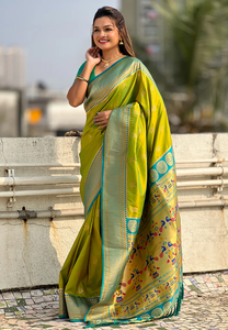 Mehendi verde Yeola Paithani seda sari con Zari tejido Nath motivos y contraste Pallu para un rico aspecto tradicional - Product Image 6