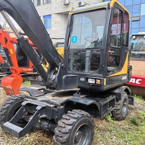 Mini-excavatrice Hyundai de 6 tonnes avec godet de creusement, équipement de construction d'occasion, moteur Cummins, modèle 2022, contrôlée par PLC - Product Image 2