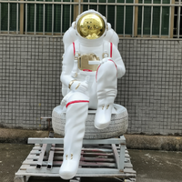Statue décorative en résine en métal animal personnalisée en usine Sculpture d'astronaute en fibre de verre pour la décoration extérieure