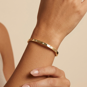 CLIORO <span class=keywords><strong>Bracciale</strong></span> Sottile Minimalista Impermeabile e Resistente al Sudore con 4 Pietre CZ <span class=keywords><strong>per</strong></span> Donne, Regalo di Nozze - Product Image 2