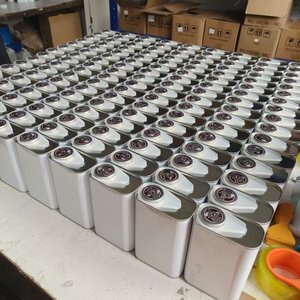 Revestimiento Líquido Transparente de Cristal para Pintura de Automóviles de 1L, Revestimiento de Alta Dureza y Brillo, Reparación de <span class=keywords><strong>Arañazos</strong></span> por el Sol para Automóviles - Product Image 2