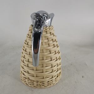 <span class=keywords><strong>Pichet</strong></span> en rotin <span class=keywords><strong>thermos</strong></span> de bouteille d'eau isolée sous vide en acier inoxydable tissé en rotin personnalisé de style européen Offre Spéciale - Product Image 6