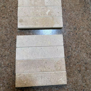 Mosaïque de carreaux de mur et de sol en marbre beige Queen, motif chevron - Product Image 1
