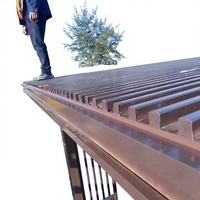 Panneau de toiture moderne en alliage d'aluminium fabriqué en Chine pour villas et hôtels, avec isolation thermique double couche, imperméable et anticorrosion