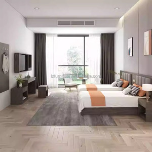 Ensembles de meubles de chambre d'hôtel modernes personnalisables : Cadre de lit double king-size en bois durable avec tête de lit rembourrée et tables de chevet - Product Image 1