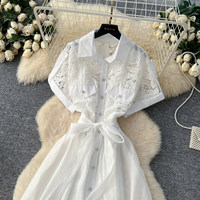 Robe longue décontractée pour femme WIWT, élégante, à col chemise, manches courtes, coupe trapèze, avec empiècements en dentelle ajourée, pour le quotidien