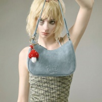 EDGE Porte-clés en forme de champignon tissé à la main, breloque champignon en crochet, pendentif mignon, breloque de sac tendance pour femmes