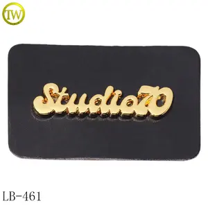 Fabricante de parches de cuero pu de lujo, etiqueta personalizada en relieve, color marrón, para Vaqueros, con logotipos