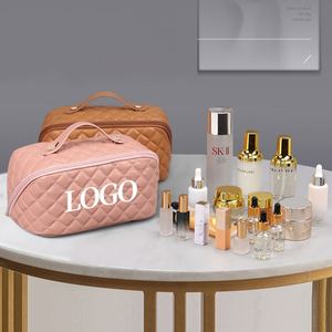 Pochette de toilette matelassée rose en PU pour femmes, sac de maquillage écologique pour voyage, vente en gros - Product Image 2