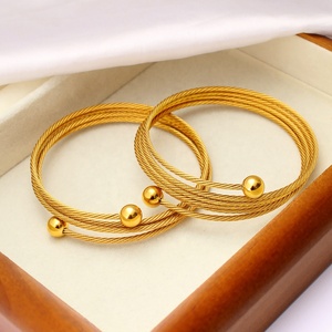 Gelang kabel logam berlapis emas wanita Fashion 2024 baru tahan air Oem kapasitas kustom menerima pabrik - Product Image 3