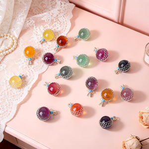 Colgante de esfera de fluorita natural hecho a mano, bola de cristal, piedra preciosa curativa, amuleto para mujer, regalo de joyería - Product Image 1