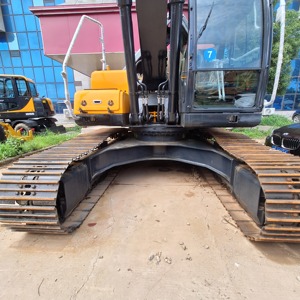 Excavatrice sur chenilles hydraulique d'occasion 220LC 9S pour la construction et l'exploitation minière, en vente - Product Image 6