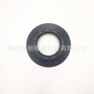 ซีลน้ำมันเพลาข้อเหวี่ยงด้านหลังใหม่ 050209107 สำหรับเครื่องยนต์ดีเซลเพอร์กินส์ สำหรับงานก่อสร้างและฟาร์ม อะไหล่เครื่องยนต์พลาสติก - Product Image 3