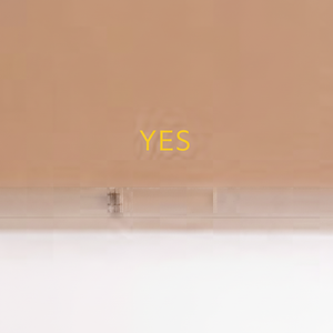 Boîte à bijoux de luxe beige moderne avec option monogramme, style tiroir, motif carré, en satin, en plastique PC, emballée dans un carton - Product Image 1