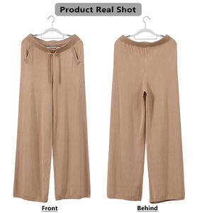 <span class=keywords><strong>Pantaloni</strong></span> Larghi da <span class=keywords><strong>Donna</strong></span> in Maglia 70% <span class=keywords><strong>Viscosa</strong></span> 30% Nylon 12GG <span class=keywords><strong>con</strong></span> Coulisse in Vita Elastica e Tasche Laterali, Vestibilità Morbida Casual - Product Image 2