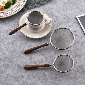 ที่กรองชาแบบพกพาคุณภาพสูง ใช้ซ้ำได้ ทำจากสแตนเลส 304 พร้อมที่กรองกาแฟ ชา แป้ง  ด้ามจับไม้วอลนัท สำหรับใช้ในครัว - Product Image 1