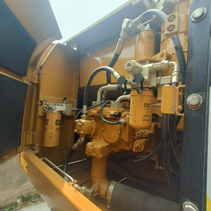 รถขุด CAT 323D ขนาด 23 ตัน พร้อมบุ้งกี๋ขุดขนาด 1.15 ลูกบาศก์เมตร รถขุดตีนตะขาบ CAT 323D มือสอง - Product Image 6